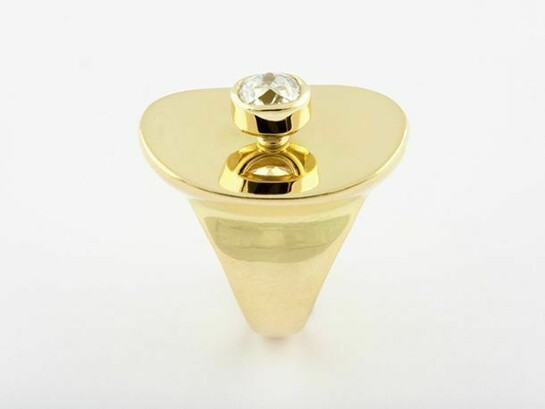 Alexandrea, antique diamond and 18 ct yellow gold ring