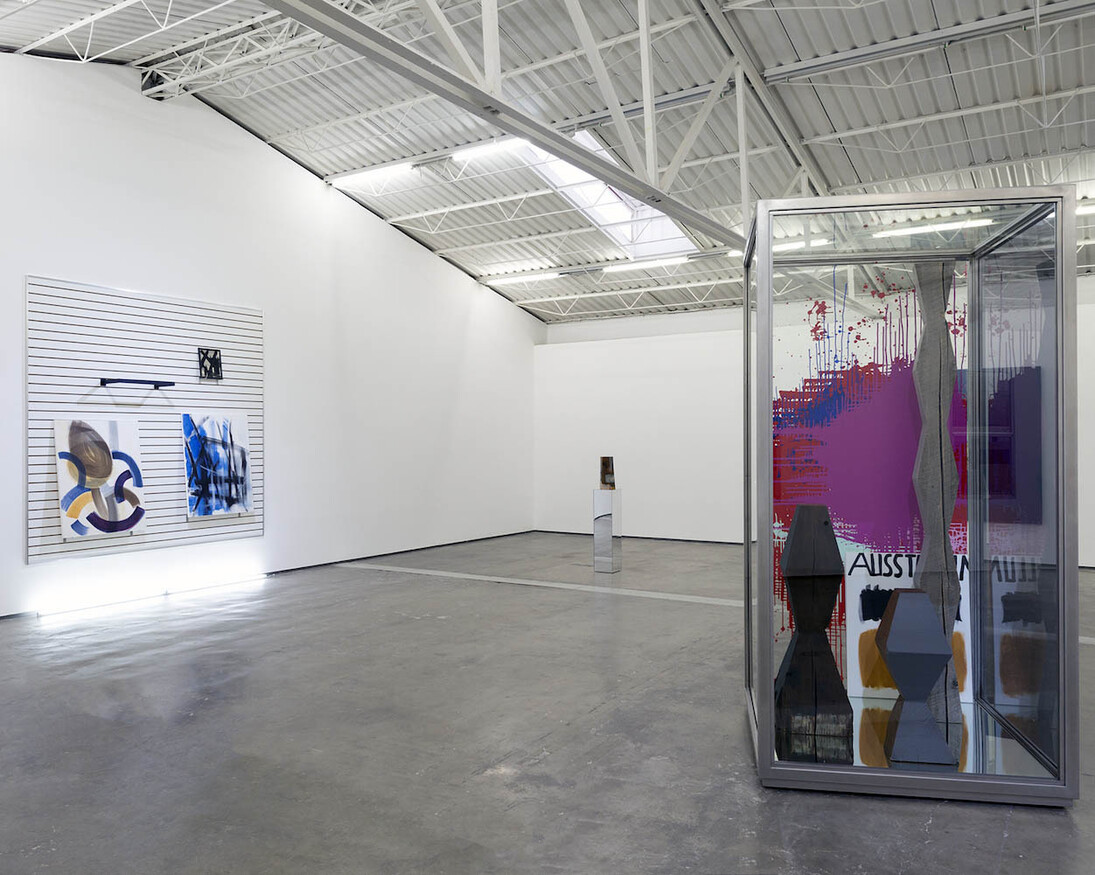 Josephine Meckseper, Exhibition view. Courtesy of Proyectosmonclova
