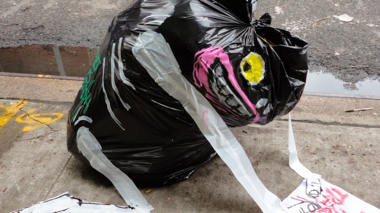Garbage monster by street artist Francisco de Pájaro