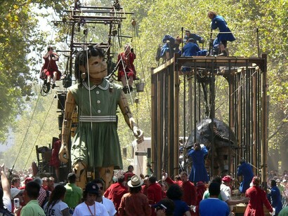 La bambola gigante