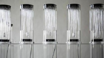 Anosmia, 2012. Installazione multisensoriale sonoro-olfattiva. Plexiglas, bacchette di vetro, ventole, cialde olfattive, cavo, misure variabili.