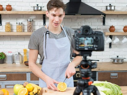 Quién se filma, por qué filma, a qué público va dirigido y qué podemos mostrar, y cómo pensamos mostrar las imágenes, todo esto está determinado por la cultura 