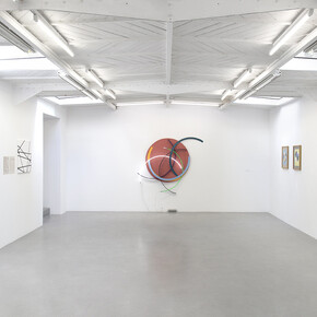 Sophie Taeuber-Arp and François Morellet, Au hasard, exhibition view. Courtesy of Kamel Mennour Gallery