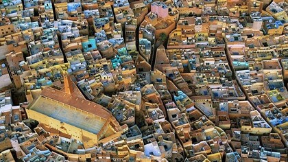 Vista aérea de una ciudad fortificada en el valle del M'Zab, Ghardaïa, Argelia