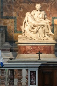 La sanificazione della Basilica di San Pietro