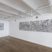 Gastón Herrera, Entre los árboles, vista de exhibición. Cortesía de Praxis