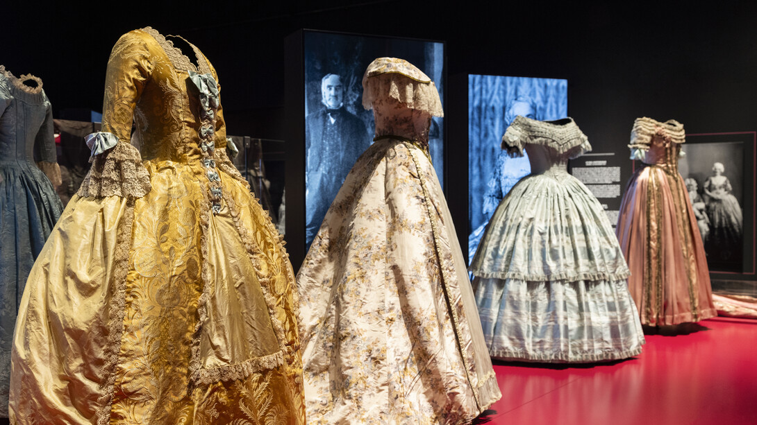 Bals costumés. Habiller l’histoire, 1870-1927, vue d'exposition. Avec l'aimable autorisation du McCord Stewart Museum