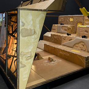 Neïl Beloufa
Kempinski, 2016
Installation view, Kunstmuseum Luzern, Lucerne, 2017
Courtesy the artist, Balice Hertling, Paris, François Ghebaly, Los Angeles, Mendes Wood DM, São Paulo and Zero..., Milan
© 2016 MoMA, N.Y.
Photo: Jonathan Muzikar