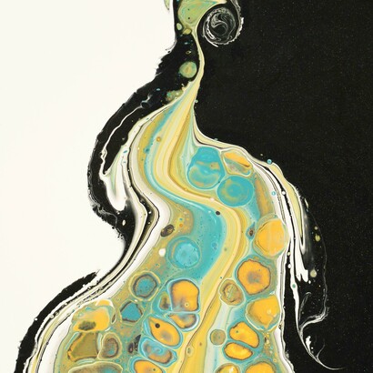 In lei convivono il Sole e la Luna, lo Yin e lo Yang, in un perfetto equilibrio di opposti che genera vita, luce e consapevolezza