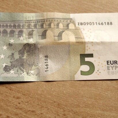 Cinco euros