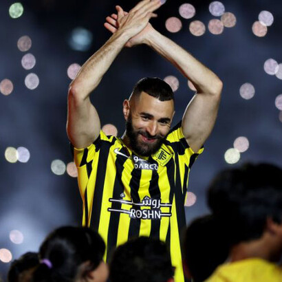 É fácil compreender que a concorrência é desleal com outros clubes que jogam em ligas com regras de fair play financeiro e tetos salariais 