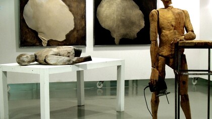 Exposición del grupo cubano Los Carpinteros