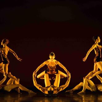 MOMIX, Caravan. Foto di Charles Azzopardi