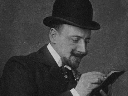 Primo piano di Gabriele D'Annunzio, circa 1904