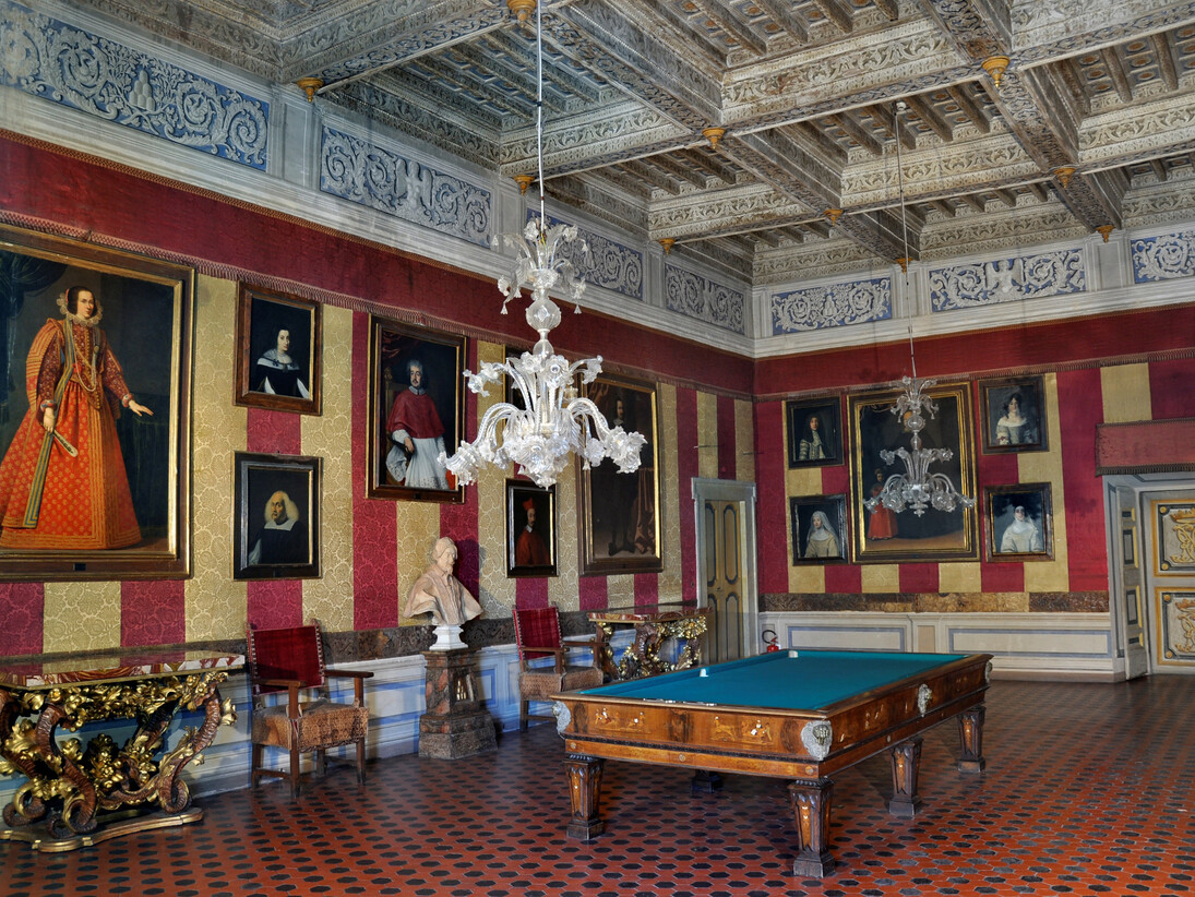 Ariccia, Palazzo Chigi, Salone Giallorosso