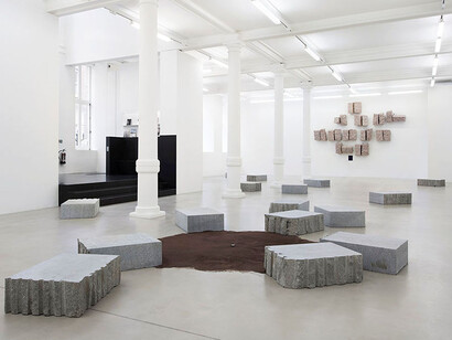 Installation view. Il panorama verso oltremare intorno dove le stelle si avvicinano di una
spanna in più, 2001, Diorite granite stones, Oltremare paint, 10 x 23 x 31 in. (25.4 x 58.4 x 78.7)
