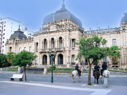 The building next to the government building in Tucumán, Argentina without the Coca-Cola logo that Carlos Duguech fought to have removed