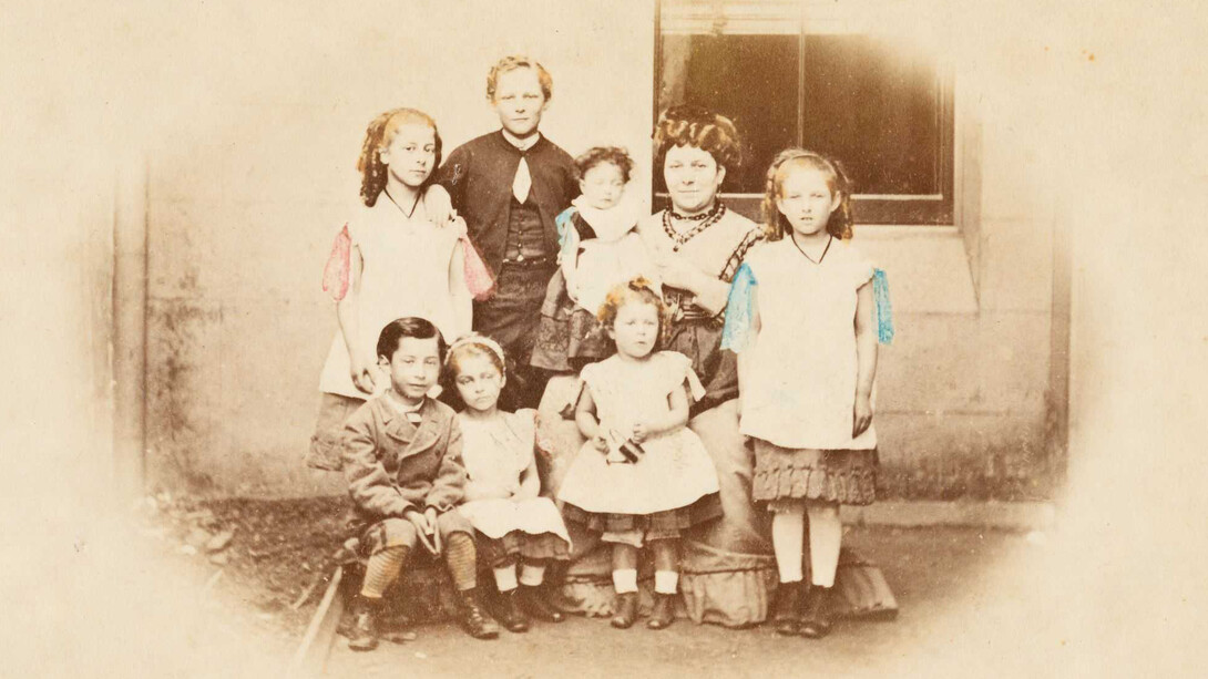 Carte-o-mania! Courtesy of National Portrait Gallery