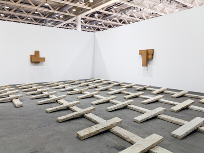 Richard Nonas, Art Unlimited 2014, Pivot, 2014, 10 x 7 meters / 32.8 x 23 feet, 200 granite curbstones and three wood wall-markers. ©Richard Nonas. Courtesy of Fergus McCaffrey Gallery