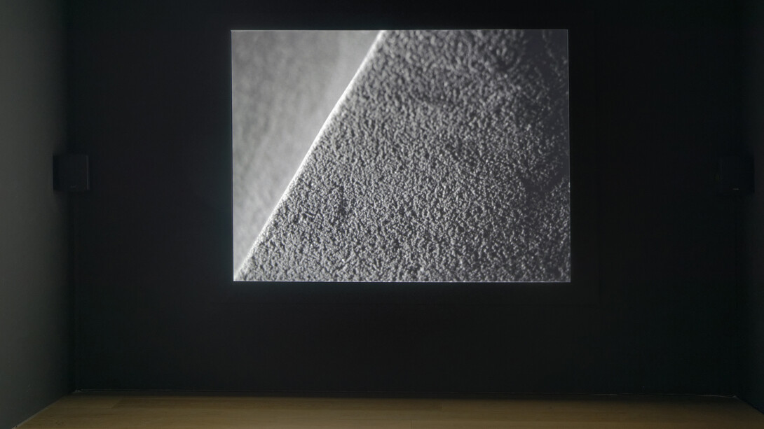 Vue de l’exposition Flatland / Abstractions narratives #2, 07.10.2017 - 15.04.2018, Mudam Luxembourg

Philippe Decrauzat
Solides, 2017
Vidéo HD (telecinéma d’un film 16 mm, noir et blanc), son
Production Mudam Luxembourg
Courtesy de l’artiste
© Photo : Aurélien Mole / Mudam Luxembourg

