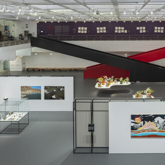 Minerva Cuevas, Ecologia social, vista da exposição. Cortesia do MASP