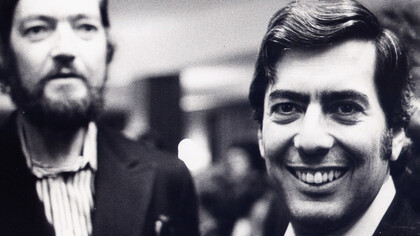 Julio Cortázar (Premio Médicis Étranger 1974) y Mario Vargas Llosa (Premio Nobel de Literatura 2010)