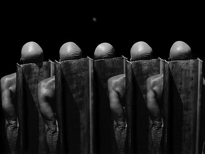 Le pessimisme, les idées catastrophiques sont des façons d'éliminer la non-acceptation de l'impuissance face à ce qui se passe. Photo de Misha Gordin