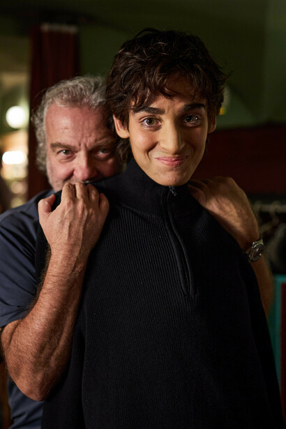 Giovanni Veronesi e Pilar Fogliati sul set di "Romeo è Giulietta", ph. Enrico De Luigi. Giovanni Veronesi per me rappresenta un eroe perché è una persona che non si siede mai e lotta sempre