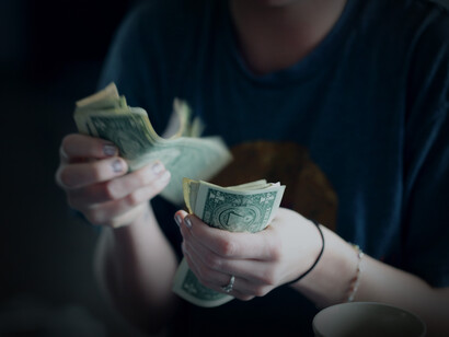 Para generar abundancia y dinero es necesario ver qué lugar está ocupando el dinero en nuestras vidas