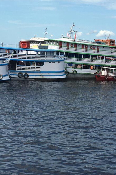 Medio común de transporte en el Rio Negro, foto Manuel De la Iglesia-Caruncho, Brasi