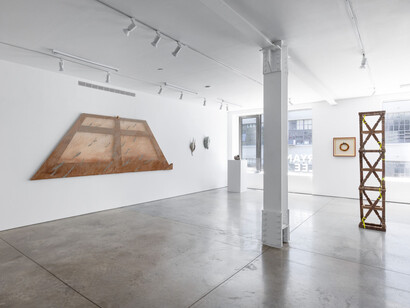 Various artists, Niu systems, exhibition view. Courtesy of Ryan Lee Gallery