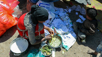 Las impactantes cifras de miseria humanitaria de Yemen siguen empeorando; 13.5 millones de yemeníes están ahora en riesgo de morir de hambre