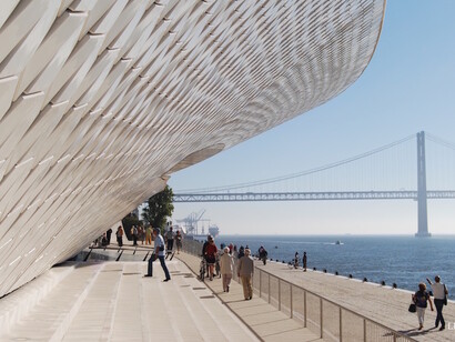 O museu ergue-se junto ao rio Tejo, em Belém