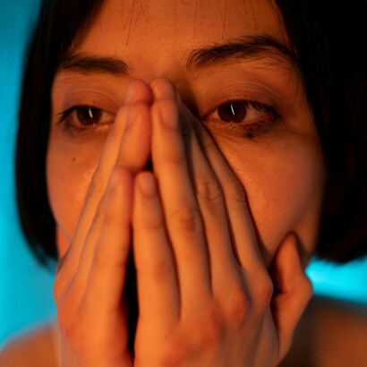 Può manifestarsi come difficoltà ad addormentarsi, risvegli frequenti o svegli precoci