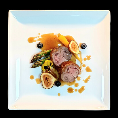 Nel panorama sempre più affollato degli chef di oggi, pochi possono vantare dei trascorsi artistici sostanziosi come quelli di Gallana