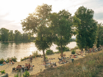 The Danube island. 13 miles of freedom. Courtesy of Wien Museum