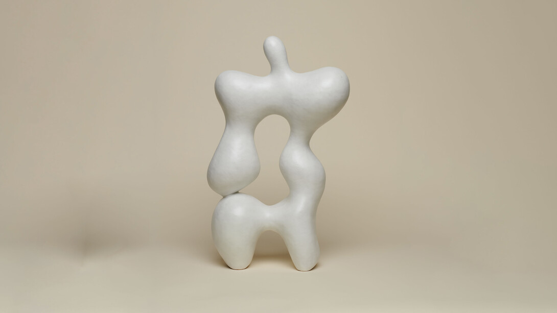 Kieu Tran, Surrender, 2023. Glazed stoneware, 16.5 x 12 x 6 in. Courtesy of Glass Rice Gallery