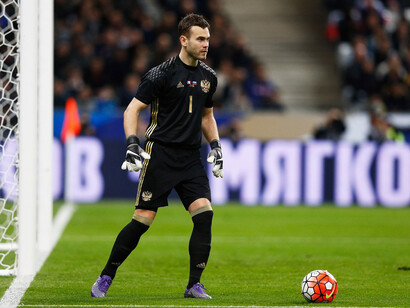 Igor Akinfeyev in azione