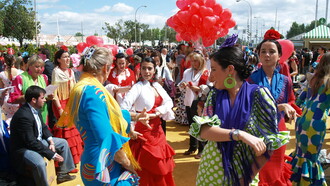 Sevillanas por el derecho a vivir en la Portada de la Feria, 2009,  Sevilla, España