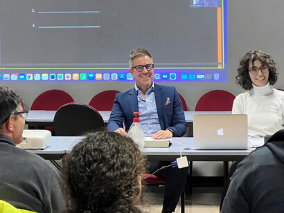 Simone Marzola durante un corso di formazione sulla sicurezza