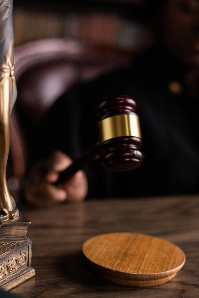 Oggetti simboleggianti la giustizia: Piero non era un giudice o un poliziotto, era un agente di commercio nel fiore degli anni che ha dovuto rinunciare a tutto perché ha seguito il proprio bisogno di verità e giustizia