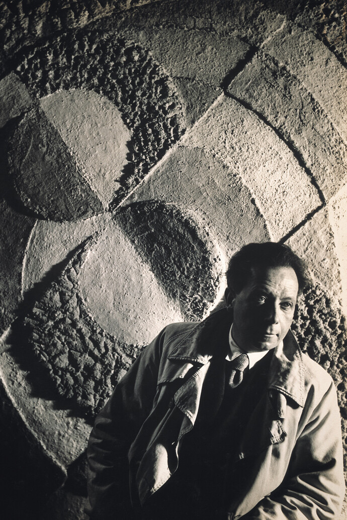 Florence Henri, Robert Delaunay vers 1935, Épreuve gélatino-argentique d’époque, 49,5 x 39,7 cm, Collection particulière, courtesy Archives Florence Henri, Gênes, Florence Henri © Galleria Martini & Ronchetti