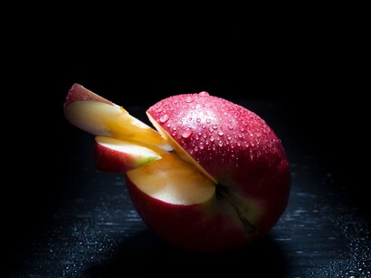 La mela aiuta per la peristalsi intestinale 