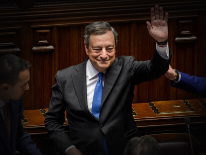 La política de fe ideológica que conocíamos se ha transformado lentamente en política 'on demand' (a la carta)