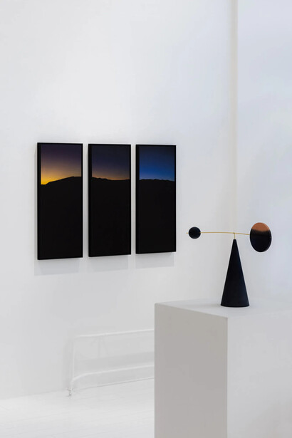 Onoko, Bleu silence, exhibition view. Courtesy of Bildhalle Gallery