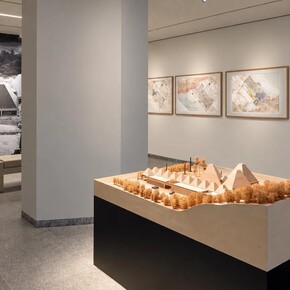 Park Eun Sun e Mario Botta, Sculpture and architecture between East and West, veduta della mostra. Cortesia di Contini Art Gallery