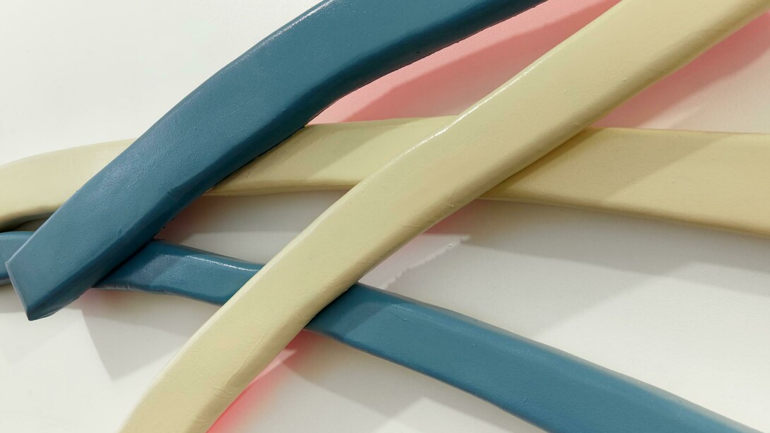 Justin Adian
Nuptuals, 2015
Oil enamel on canvas over ester foam
127 x 190,5 x 15,24 cm
50 x 75 x 6 inches
© Justin Adian
Courtesy of the artist and Almine Rech Gallery