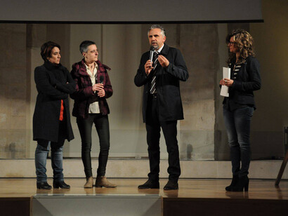 Da sinistra: Tiziana Spadaro (Direttore Artistico),  Nausica Zocco (Responsabile Organizzazione), il Sindaco di Modica Ignazio Abbate e la giornalista Carmen Attardi – Fotografia di Grazia Maria Cutrera