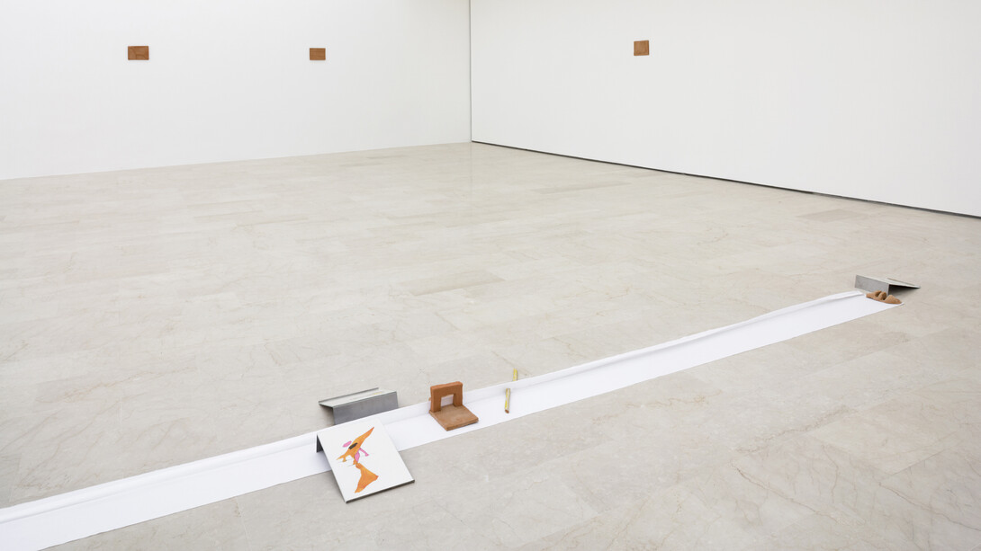 "Stelo", Rodrigo Hernández e Rita Ponce de León, installation view, 2017. Courtesy P420 Bologna, ph C. Favero
