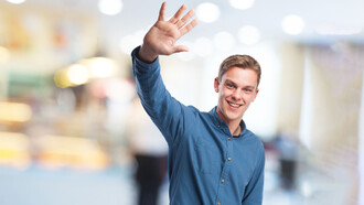 Salutare vuol dire augurare l’altrui salute